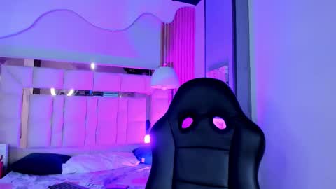 Aria Jones online show from March 7, 8:50 pm