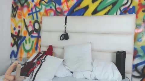 Snapshot of aria_martiin chatting on December 12, 3:37 pm aria online show from December 12, 3:37 pm