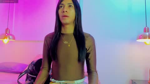aria_millers1 online show from April 18, 11:14 am