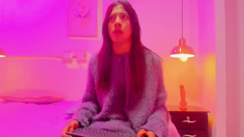 aria_millers1 online show from April 27, 10:57 am