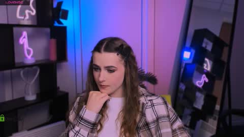 Luna online show from December 5, 7:10 pm