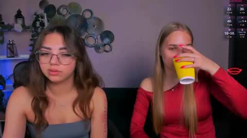aria_voss_ online show from May 29, 6:00 am
