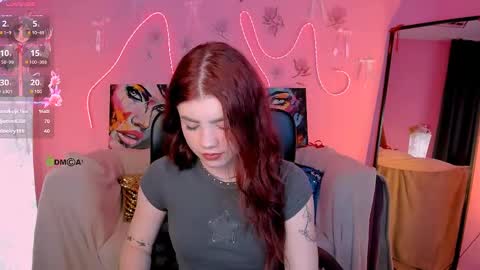 aria_voss_ online show from May 30, 7:11 pm