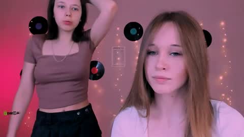 aria_wild_ online show from April 8, 8:36 am