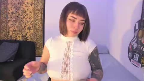 Snapshot of aria_x_orien chatting on July 14, 3:18 pm Aria and Orien online show from July 14, 3:18 pm
