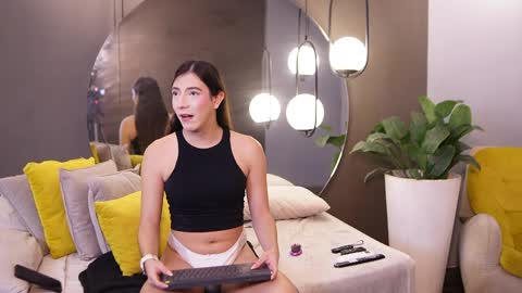 Ariaa online show from April 14, 6:58 pm