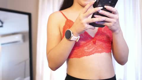 Snapshot of ariaa_isabell chatting on April 30, 6:47 pm Ariaa online show from April 30, 6:47 pm