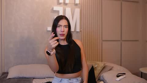 Snapshot of ariaa_isabell chatting on May 7, 6:35 pm Ariaa online show from May 7, 6:35 pm