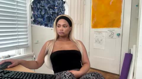 Snapshot of ariaatelier chatting on January 6, 10:12 pm Aria Atelier online show from January 6, 10:12 pm