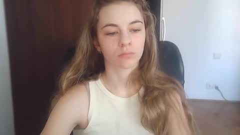 AriaCreazy online show from June 26, 7:13 am