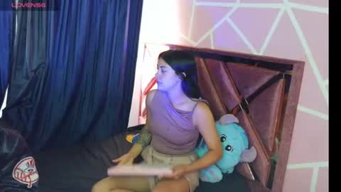 Snapshot of ariadna_and_antonella chatting on June 29, 1:44 pm dafna lorens online show from June 29, 1:44 pm