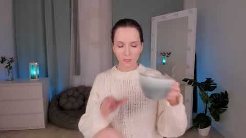 Ariadna online show from February 1, 9:24 pm