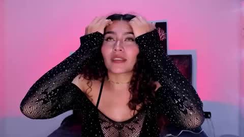 Snapshot of ariadna_tr chatting on November 11, 11:05 pm Ari online show from November 11, 11:05 pm