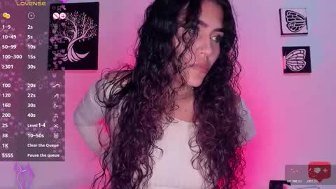 Snapshot of ariadna_tr chatting on November 26, 10:22 pm Ari online show from November 26, 10:22 pm