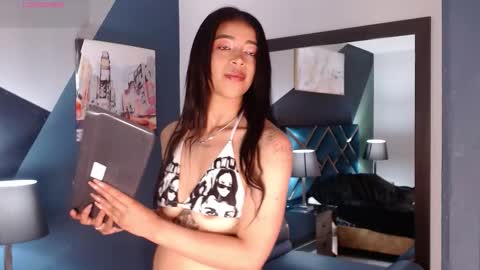 Snapshot of ariadnaaa_ chatting on March 19, 3:32 am Ariadna online show from March 19, 3:32 am