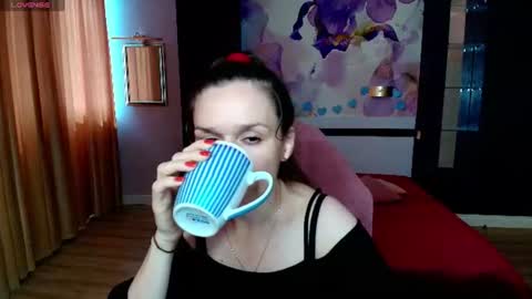 AriaGray online show from July 11, 12:30 pm