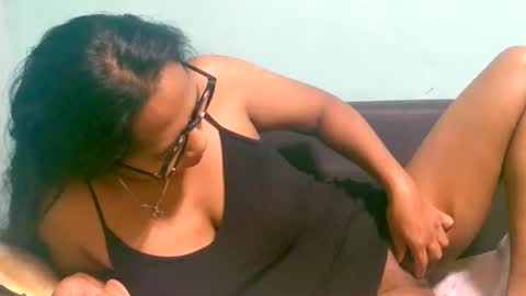 Snapshot of ariah13 chatting on March 2, 5:08 am ariah13 online show from March 2, 5:08 am