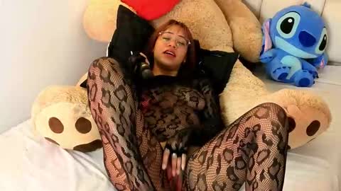 Snapshot of ariakyle chatting on February 23, 11:35 pm online show from February 23, 11:35 pm