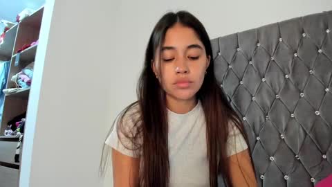 Aria Montgomery online show from January 14, 4:40 pm