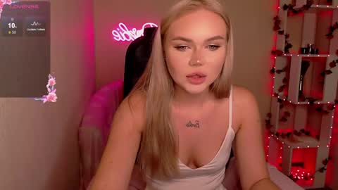Snapshot of ariana_blissx chatting on May 16, 4:20 am Lilli 3 online show from May 16, 4:20 am