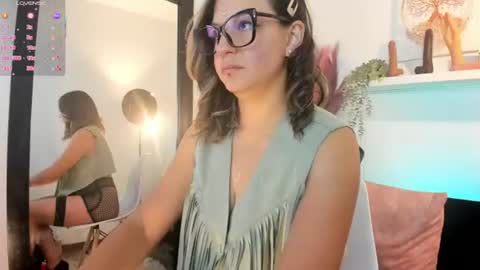 Snapshot of ariana_blonde_ chatting on August 7, 11:45 am Ariana blonde online show from August 7, 11:45 am