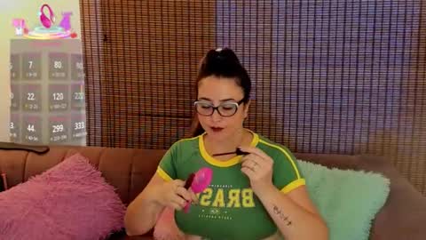 Snapshot of ariana_cross_ chatting on April 21, 12:44 pm Ariana Cruz online show from April 21, 12:44 pm