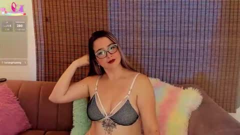 Snapshot of ariana_cross_ chatting on May 8, 12:54 pm Ariana Cruz online show from May 8, 12:54 pm