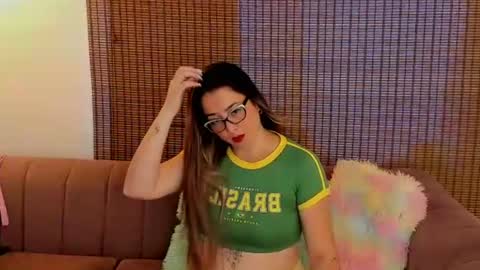 Snapshot of ariana_cross_ chatting on July 6, 1:41 pm Ariana Cruz online show from July 6, 1:41 pm