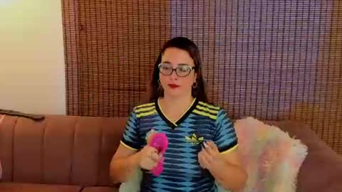 Snapshot of ariana_cross_ chatting on July 7, 12:42 pm Ariana Cruz online show from July 7, 12:42 pm