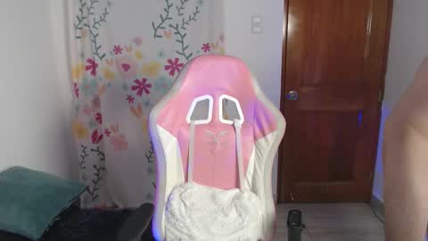 Snapshot of ariana_esteban07 chatting on February 19, 6:09 am ariana_esteban07 online show from February 19, 6:09 am