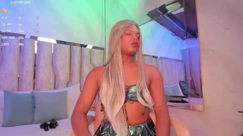 ariana_grande233 online show from March 24, 11:37 am