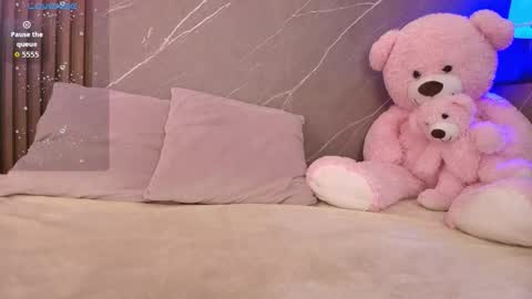 Ariana online show from February 10, 12:20 pm