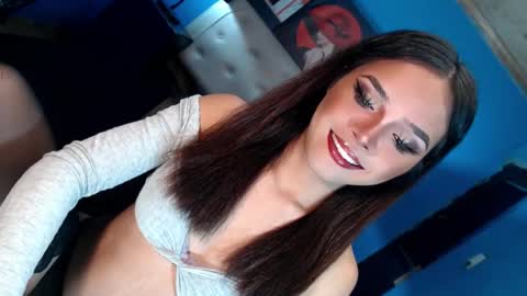 Snapshot of ariana_queen_hugecock69 chatting on March 4, 5:19 pm Arian online show from March 4, 5:19 pm