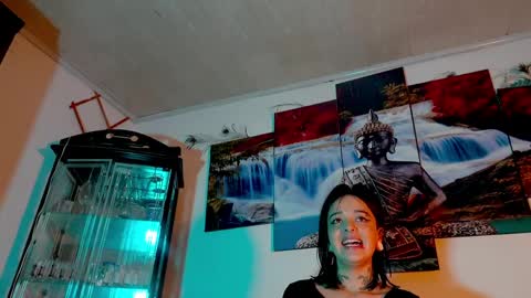 ariana_whitee online show from April 11, 12:04 am