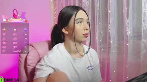 Snapshot of arianahot777 chatting on November 3, 9:59 pm arianahot777 online show from November 3, 9:59 pm