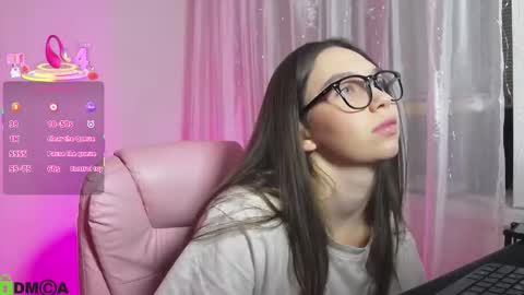 Snapshot of arianahot777 chatting on November 14, 2:49 pm arianahot777 online show from November 14, 2:49 pm