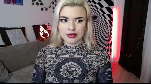 Snapshot of arianasaint chatting on February 7, 8:23 pm Mistress Ariana online show from February 7, 8:23 pm