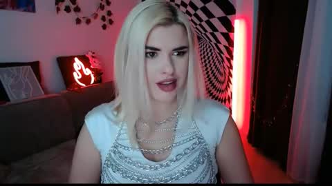 Snapshot of arianasaint chatting on February 10, 8:24 pm Mistress Ariana online show from February 10, 8:24 pm