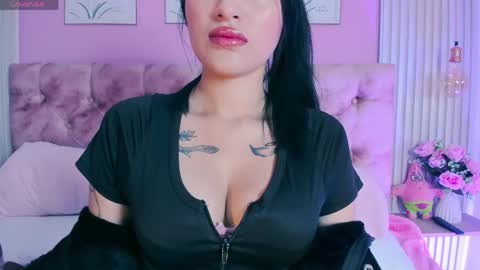 arianawest_ online show from May 20, 12:55 pm