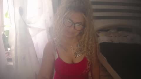 Snapshot of ariannesexy chatting on June 21, 9:34 am ArianeSexy online show from June 21, 9:34 am