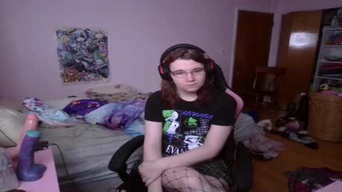 Ariathebrat online show from April 29, 9:10 pm