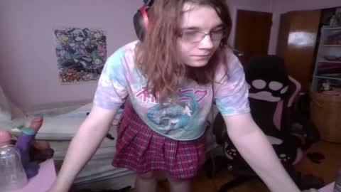 Ariathebrat online show from May 2, 9:20 pm