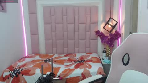 Snapshot of aridiamont_ chatting on February 9, 8:13 pm aridiamont_ online show from February 9, 8:13 pm