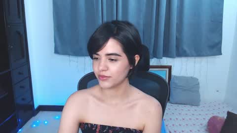 Snapshot of ariel_pinkdiamond chatting on May 28, 11:46 pm Ariel Pink Diamond online show from May 28, 11:46 pm