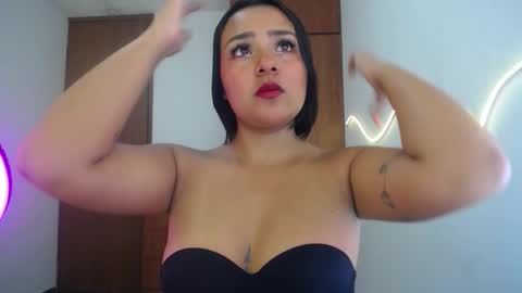 Snapshot of ariel_princess02 chatting on March 24, 1:54 am daniella online show from March 24, 1:54 am