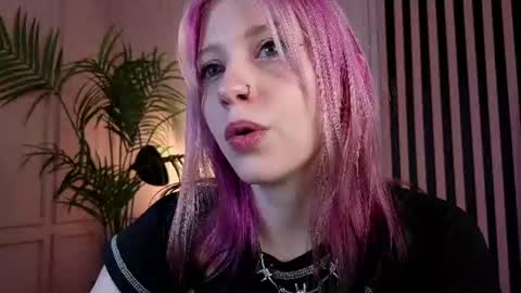 Snapshot of arielabradberry chatting on July 2, 2:23 pm Ariel online show from July 2, 2:23 pm