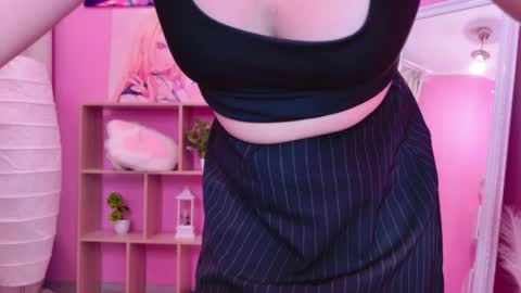Snapshot of ariella__cute chatting on May 17, 2:02 pm Ariella online show from May 17, 2:02 pm