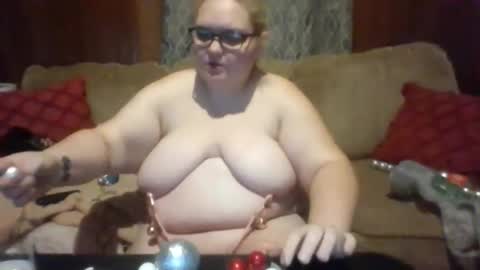 Snapshot of ariellejade06 chatting on December 5, 2:09 am ariellejade06 online show from December 5, 2:09 am