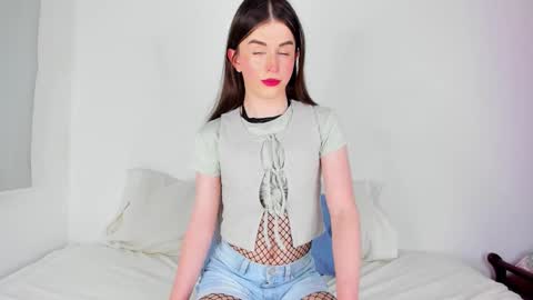 Snapshot of arielmishel chatting on October 31, 10:16 am Ariel Mishel online show from October 31, 10:16 am