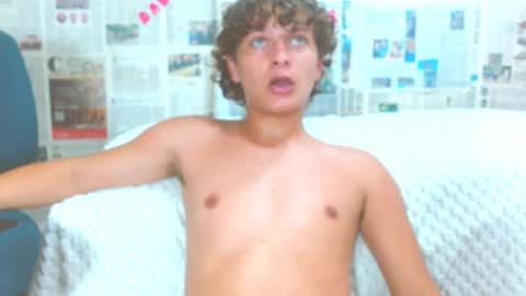 Snapshot of arielnoir6958 chatting on February 7, 11:19 pm Ariel Aoir online show from February 7, 11:19 pm